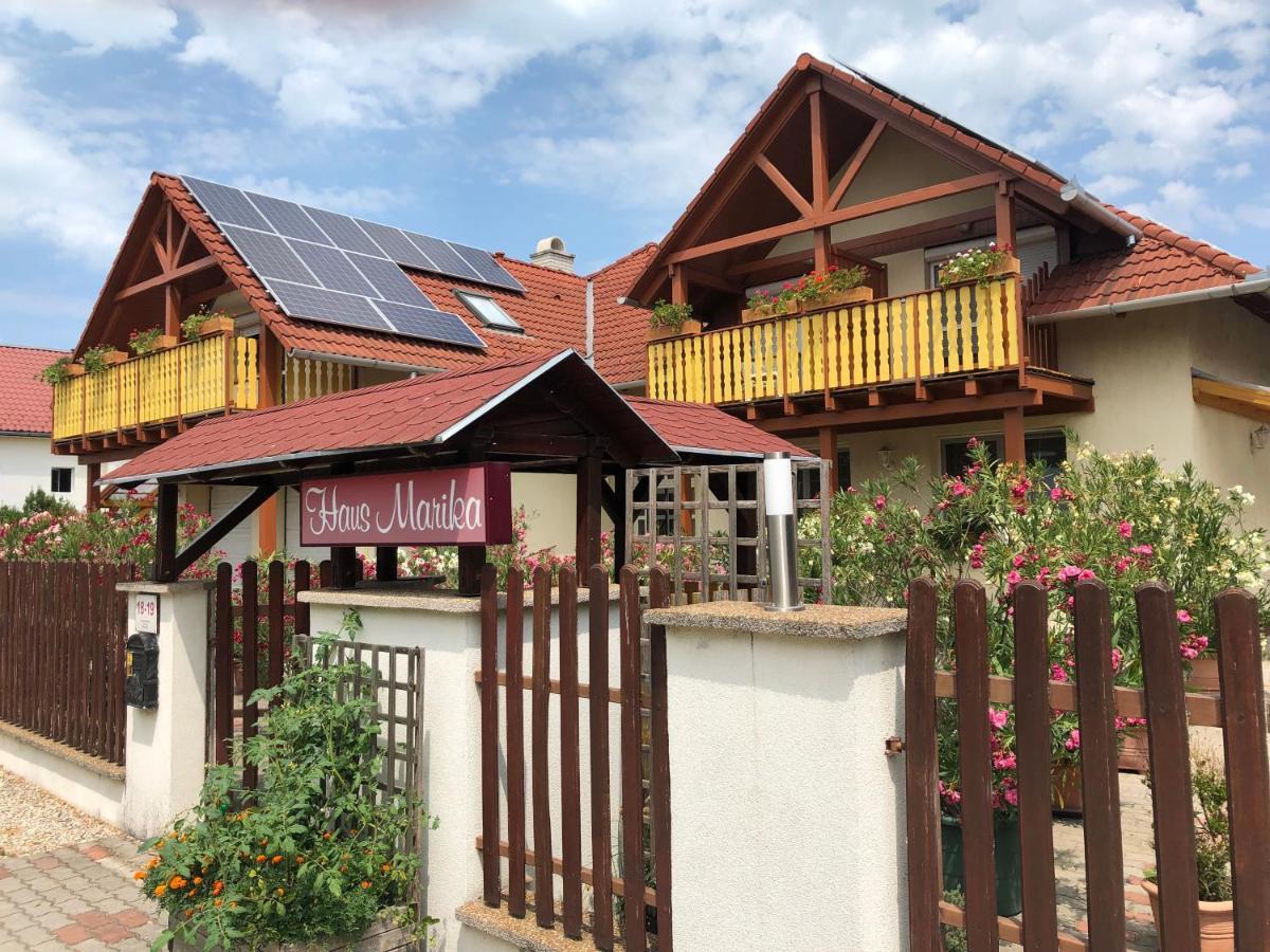 Hotel Haus Marika Siófok Exterior foto