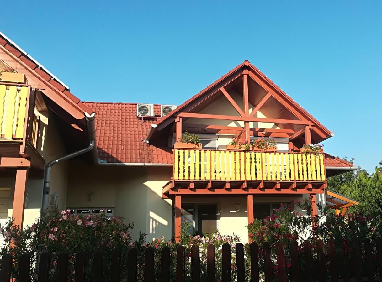 Hotel Haus Marika Siófok Exterior foto