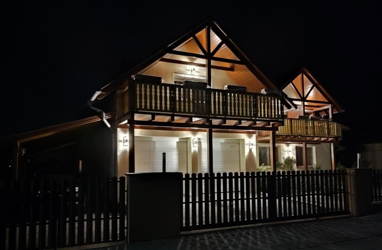 Hotel Haus Marika Siófok Exterior foto