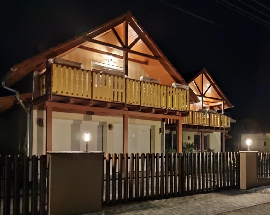 Hotel Haus Marika Siófok Exterior foto