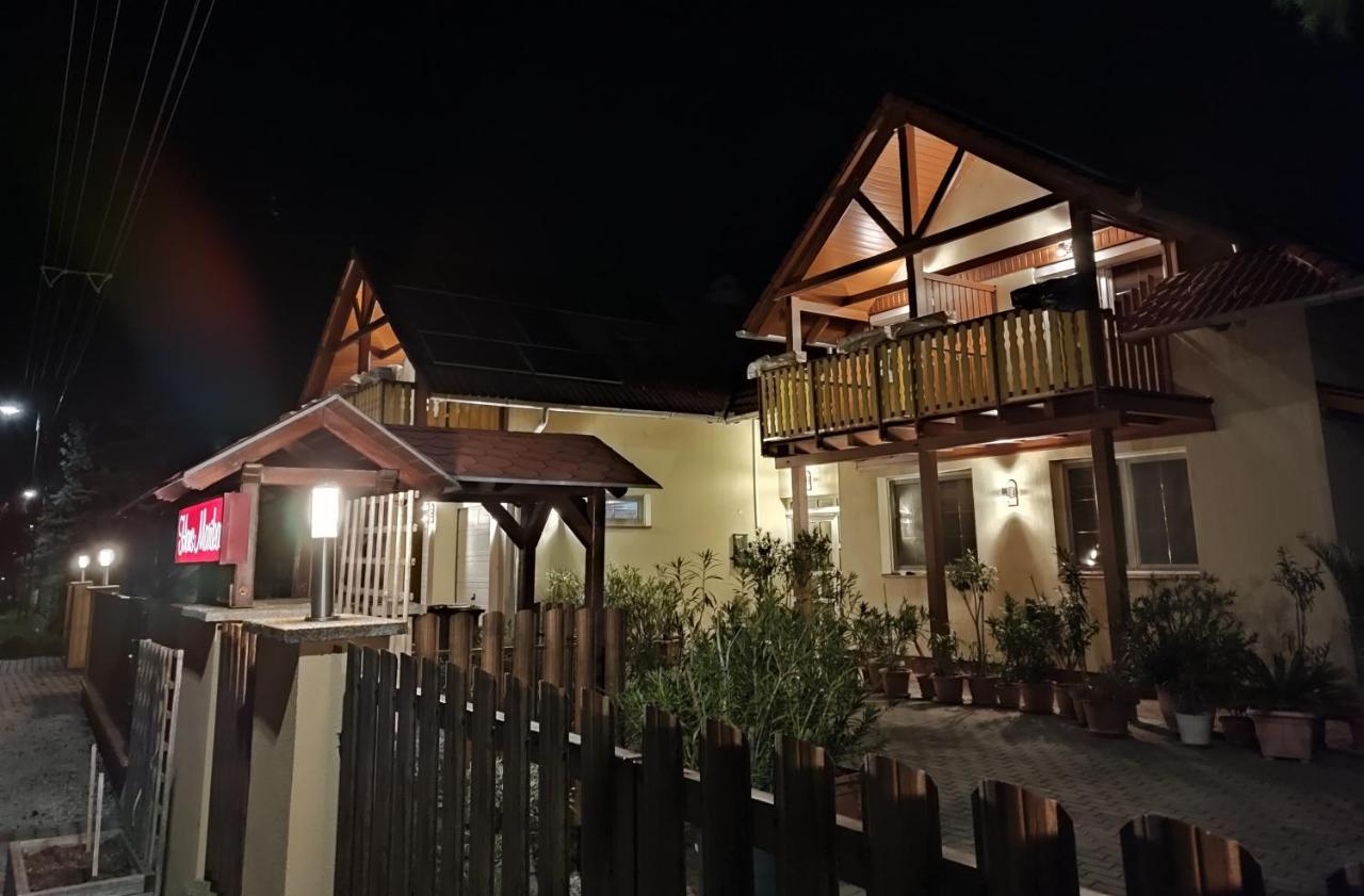 Hotel Haus Marika Siófok Exterior foto