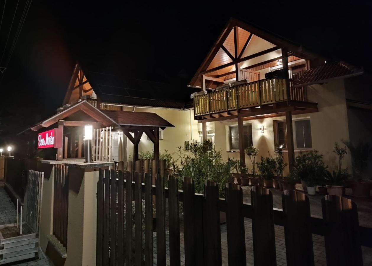 Hotel Haus Marika Siófok Exterior foto