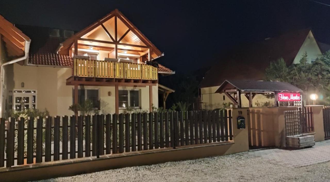Hotel Haus Marika Siófok Exterior foto